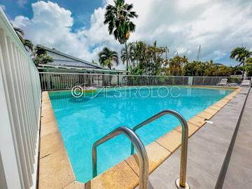 Gîte pour 4 personnes, avec vue ainsi que piscine et jardin dans Port De Saint Francois