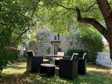 Gîte pour 6 personnes, avec jardin à Pranzac