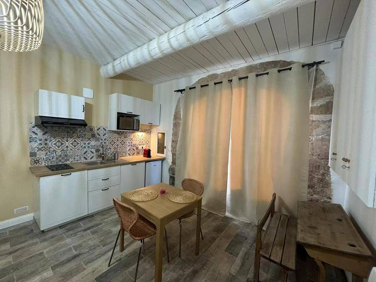 Appartement entier, Studio centre de Charleval in Charleval, Région d'Aix-en-Provence