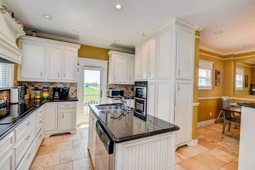 Vacation Home for 16 Guests in Galveston Island, Galveston, Picture 1