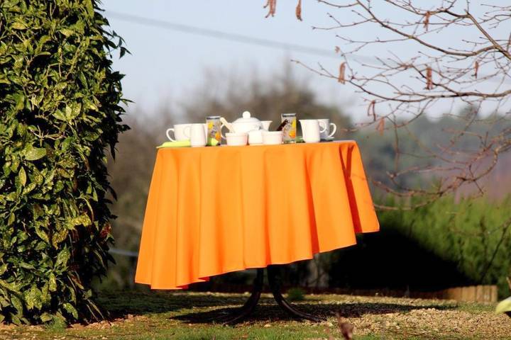 Maison de campagne pour 2 personnes, avec terrasse et jardin à Saint-Avit-Rivière