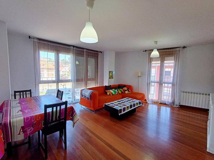 Gîte pour 5 personnes, avec vue et balcon, adapté aux familles à Ramales de la Victoria - 2