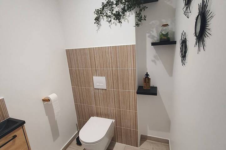 Location de vacances pour 9 personnes, avec terrasse et jardin à Guécélard - 4