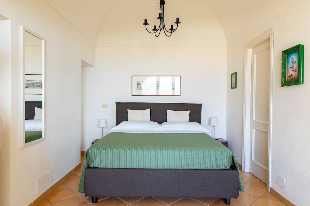 Villa Marghe - Sea View Rooms in Massa Lubrense, Naples Province