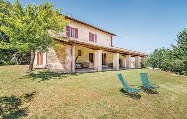 Ferienhaus für 16 Personen, mit Pool und Terrasse sowie Garten, mit Haustier in Umbrien