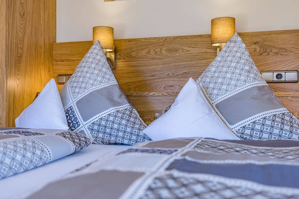 Ganze Wohnung, Ferienwohnung im Bauernhaus- 2 Personen, 30qm, Balkon mit Bergblick in Bad Reichenhall, Berchtesgadener Alpen
