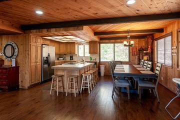 Holiday Home for 10 People in Snow Summit, Big Bear Lake, Photo 4