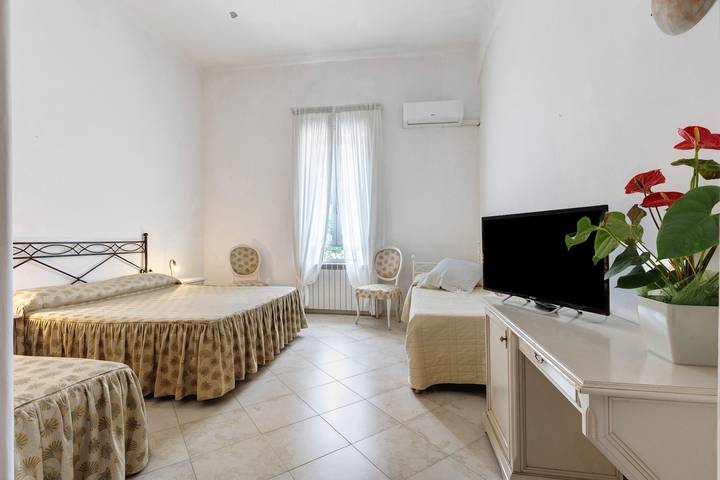 Chambre pour 5 personnes, avec balcon - 1