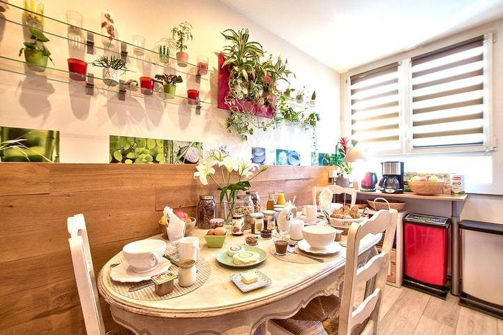 Naturalbnb, superbes chambres thématiques écologiques ! - La Naturelle : reposante & exotique in Villeurbanne, Lyon et ses environs