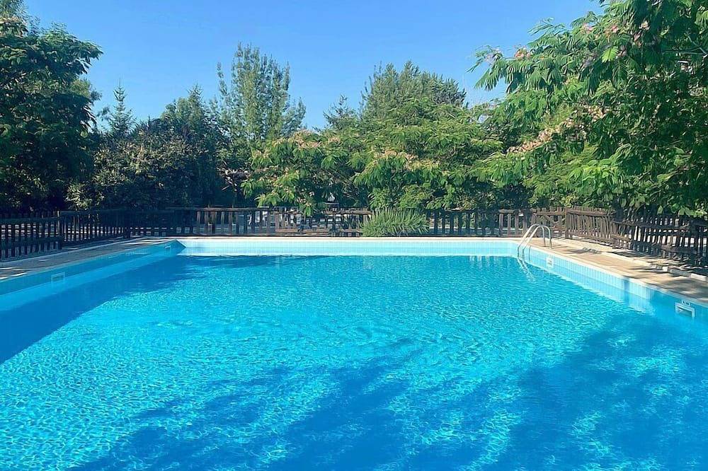 Villa Amarena M: A graceful studio apartment in the characteristic style of the Tuscan countryside, with Free Wi-Fi. in Massa Marittima, Grosseto Province