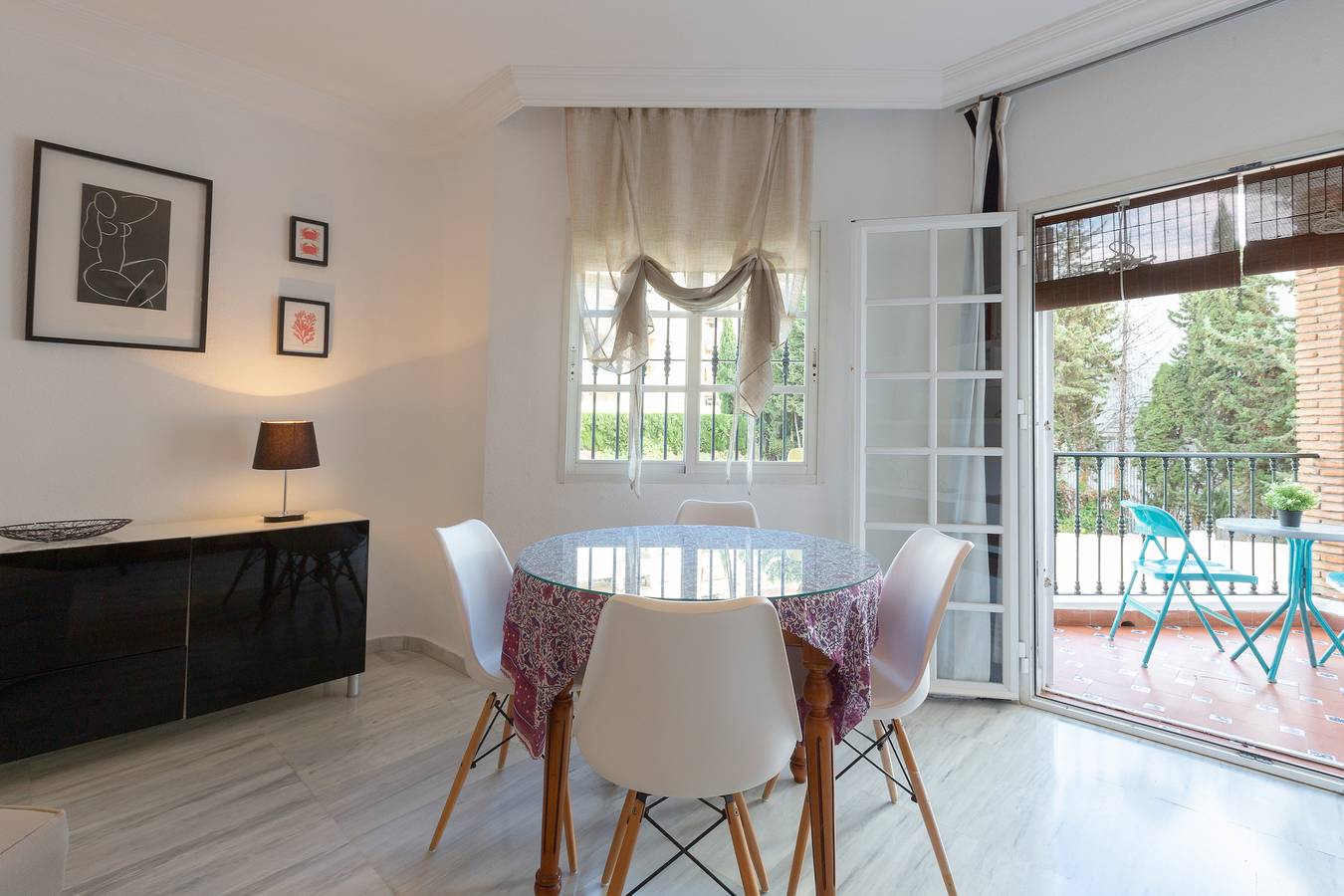 Entire apartment, "Apartamento Sol de Pueblo Quinta" with Pool, Terrace Ac & Wi-Fi in Benalmádena Costa, Benalmádena