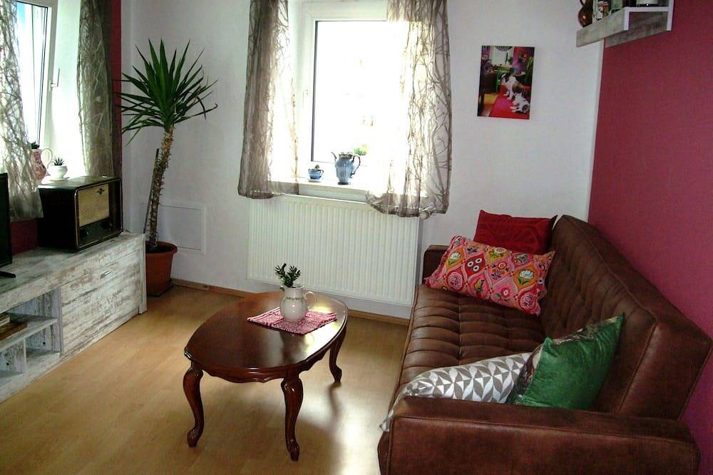 Ganze Wohnung, Ferienwohnung Örtl 7, zentrale Lage, an Donauuferpromenade & Radweg Passau-Wien in Obernzell, Ostbayern