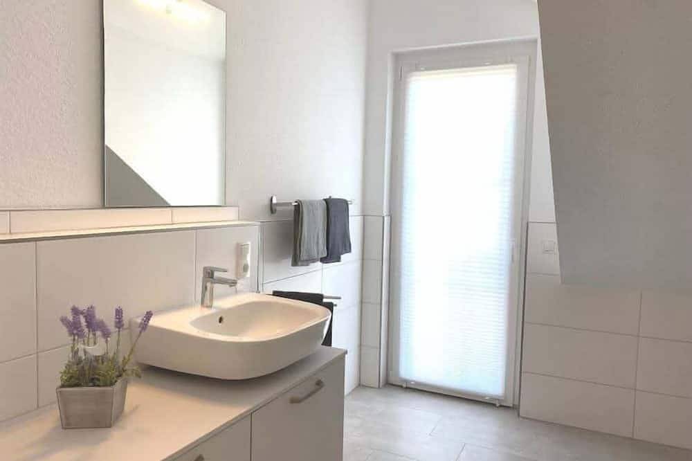 Ganze Wohnung, Ferienwohnung S8 Michaela mit 53qm, 1 Schlafzimmer, max. für 3 Personen in Endingen am Kaiserstuhl, Endingen