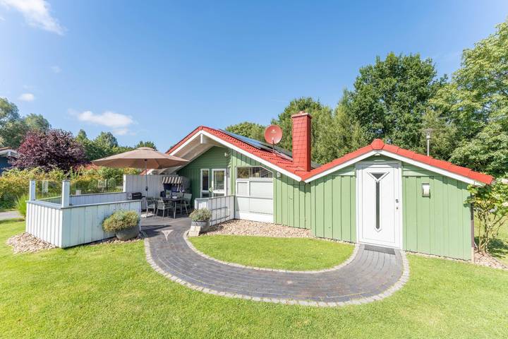 Ferienhaus für 4 Personen, mit Terrasse und Garten sowie Sauna in Otterndorf