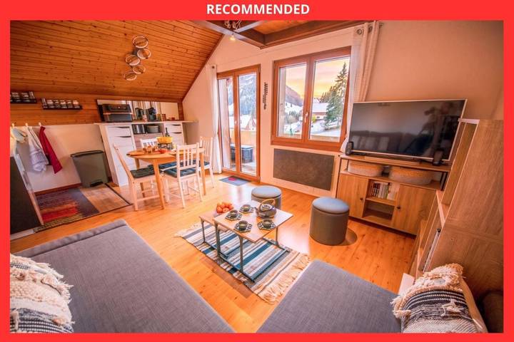 Gîte pour 5 personnes, avec Balcon et Terrasse ainsi que Jardin et Vue dans La Lécherette
