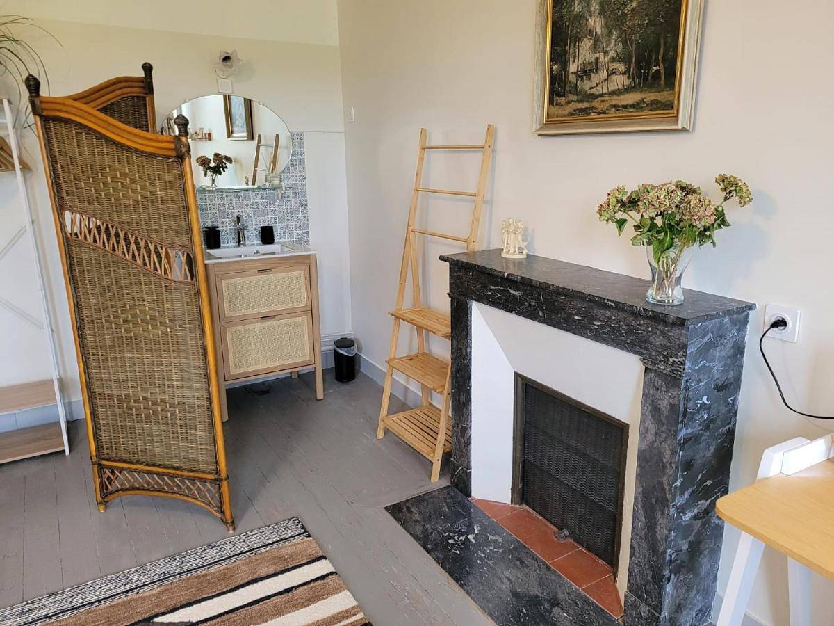 Superior Double Room in Notre-Dame-de-Bonne-Nouvelle, Région de Caen