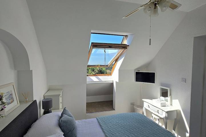 Ganze Wohnung, Beautiful apartment with private pool near Tenby (Free Wifi) in Pembrokeshire