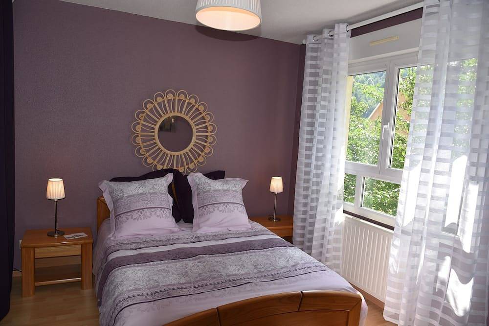 Le Cerisier: superb comfortable property with air-conditioned rooms and garden. in Kaysersberg, Parc naturel régional des Ballons des Vosges