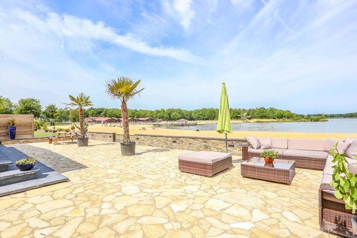 Ferienhaus für 8 Personen, mit Terrasse und Seeblick sowie Ausblick
