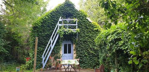 Gîte pour 2 personnes, avec piscine et vue ainsi que terrasse et jardin, animaux acceptés dans Coulonges (Vienne)