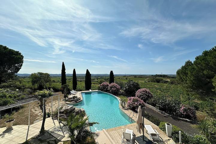 Location de vacances pour 4 personnes, avec Terrasse ainsi que Jardin et Piscine à Saint-Guiraud