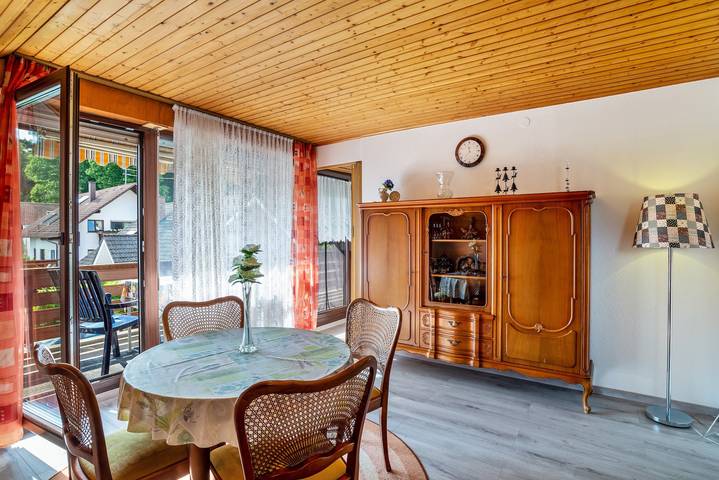 Apartamento entero, Apartamento "Haus Günter und Valeria" con vistas a la montaña, terraza compartida y Wi-Fi in Gossersweiler-Stein, Trifelsland