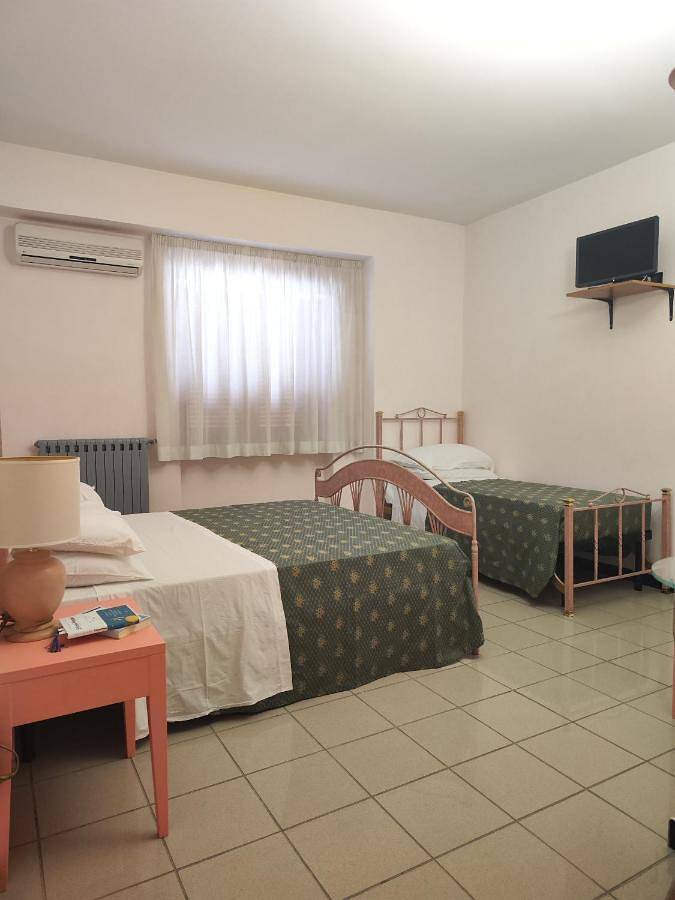Quadruple Room with Private Bathroom in Castrovillari, Province de Cosenza