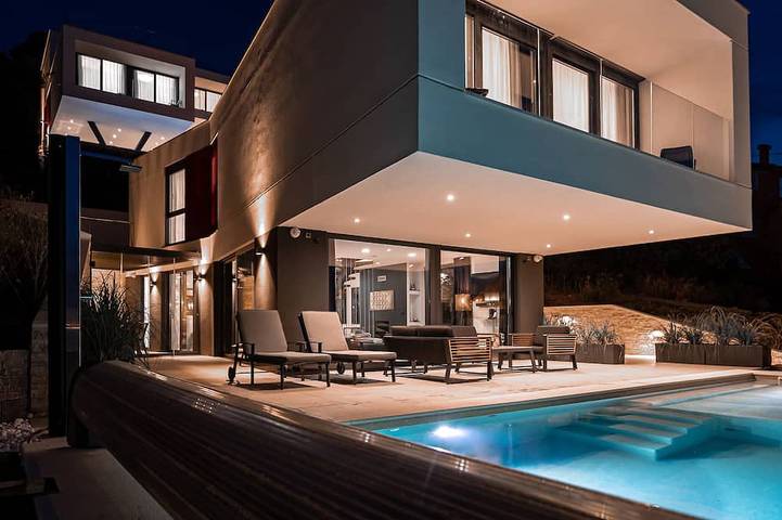 Villa for 8 personer, med terrasse i Kali