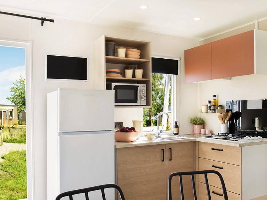 Camping Free Time - Mobilheim 6 personen - Comfort | 3 Schlafz. | 6 Pers. | Erhöhte Terrasse | Klimaanlage in Bibbona, Etruskische Küste