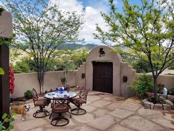 Lake House for 2 Guests in Chupadero, New Mexico, Picture 1