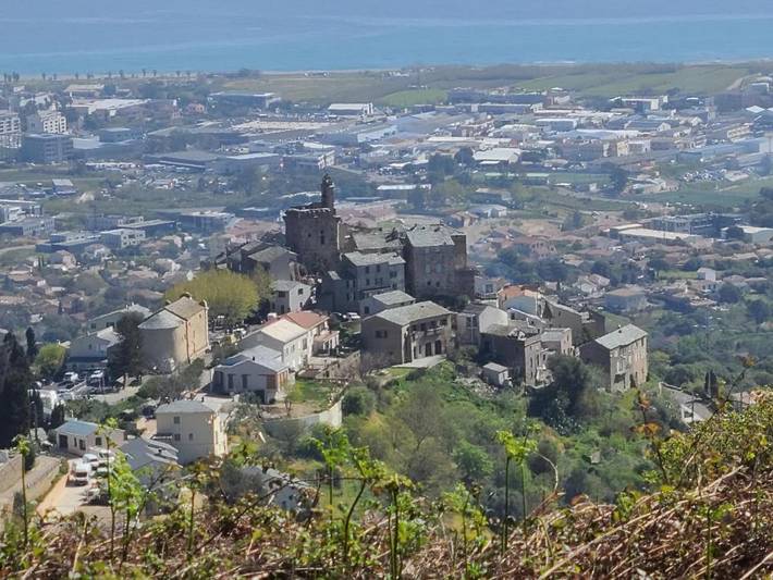 Gîte pour 6 personnes, avec jardin à Furiani - 3