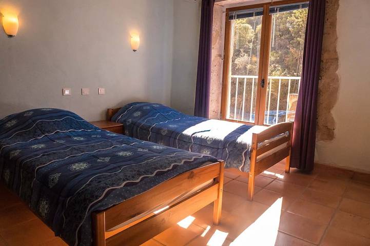 Location de vacances pour 6 personnes, avec jardin et terrasse à Fraissé-des-Corbières - 3