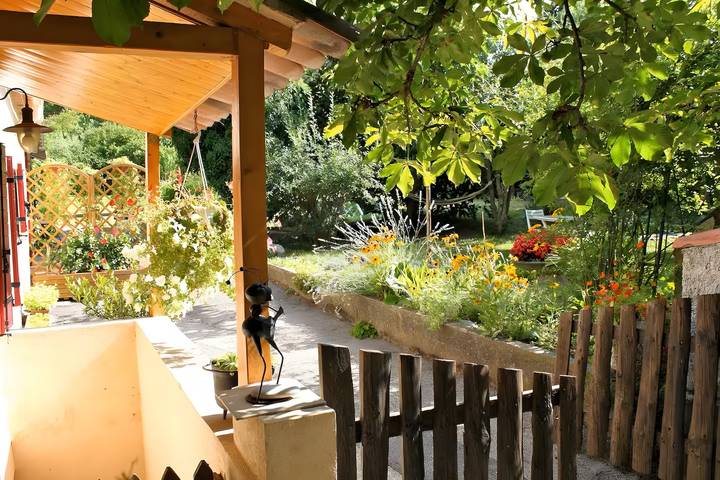 Location de vacances pour 2 personnes, avec Jardin à Meyreuil