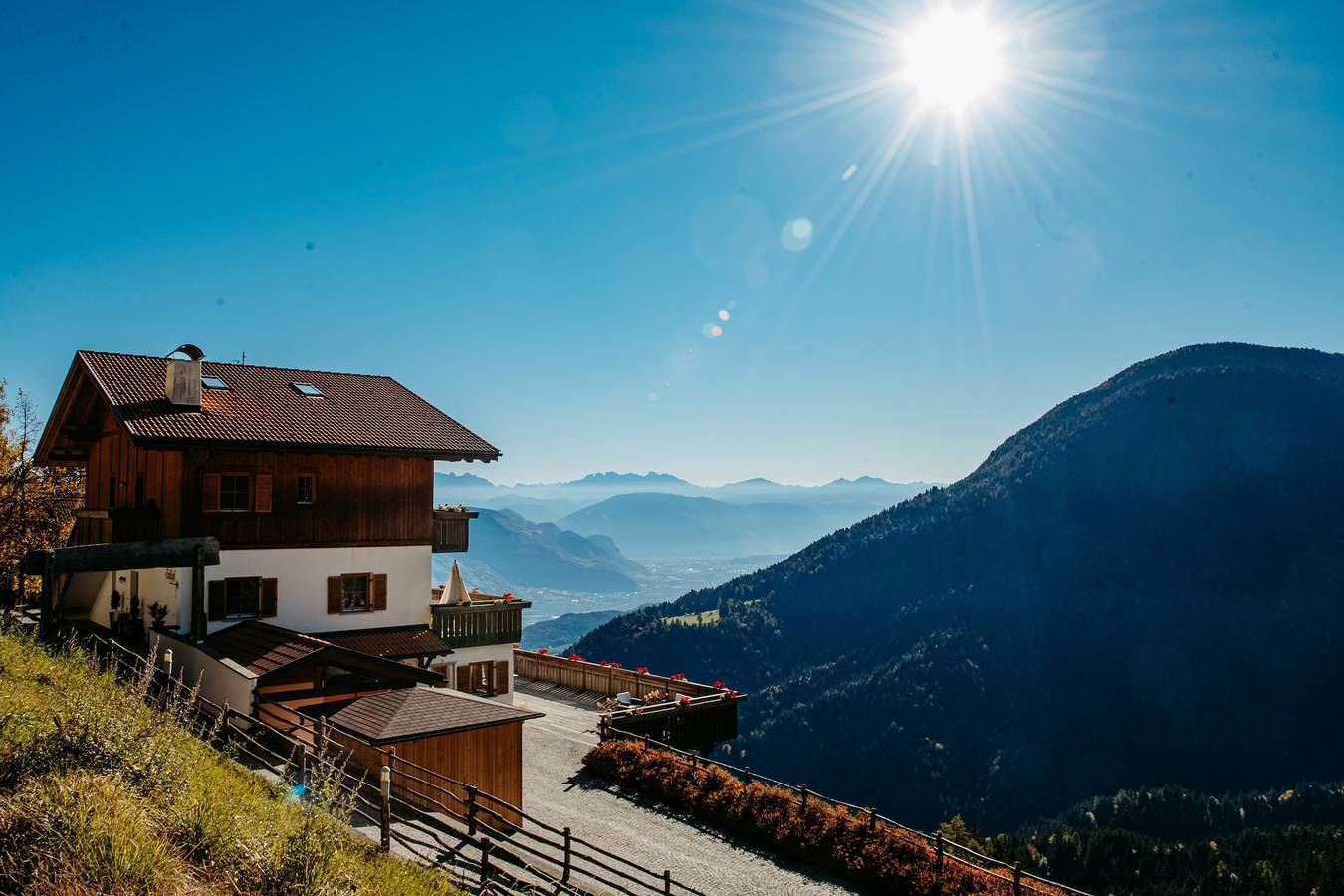 Ganze Wohnung, Ferienwohnung 'Andreas - Gallhof' mit Bergblick, privater Terrasse und Gemeinschaftsgarten in Völlan, Lana