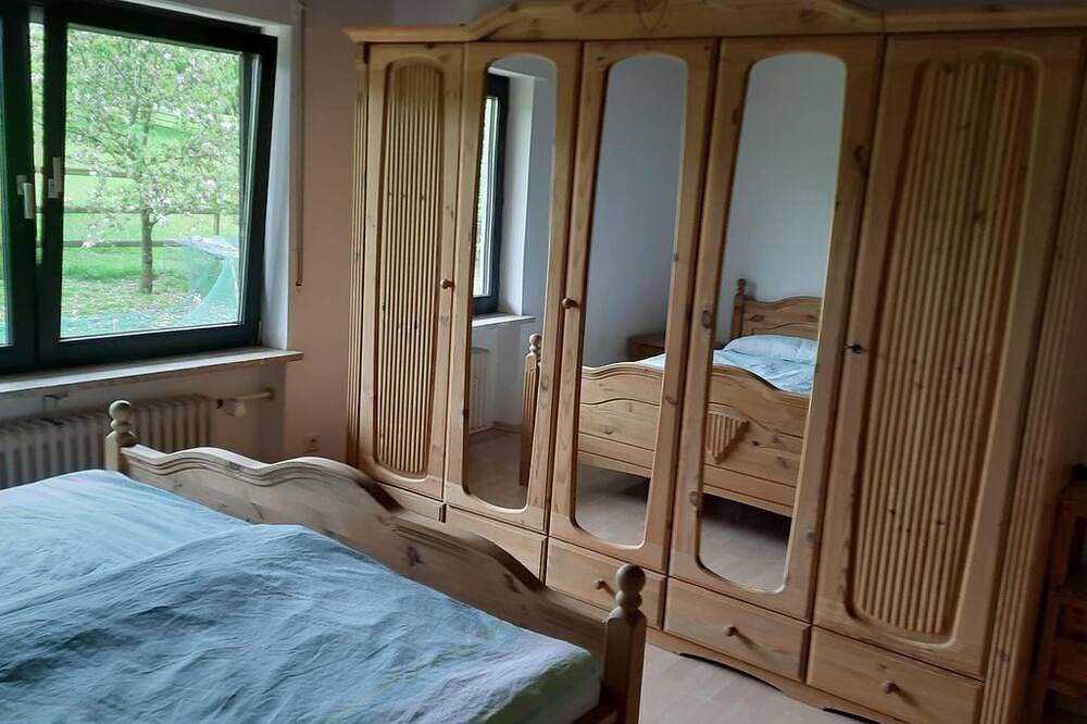 Ganze Wohnung, Wild Turkey Ranch - Hermanns Lodge - Appartement/Fewo, Dusche und Bad, Wc, 2 in Straßenhaus, Rheinland-Pfalz