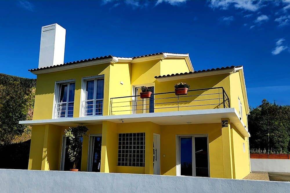 Villa Elysium | Nature Retreat in São Miguel Island, Ginetes