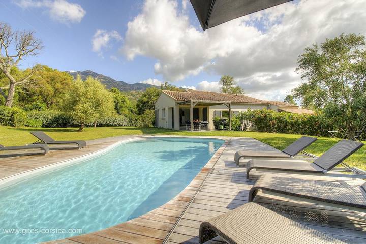 Gîte für 7 Personen, mit Terrasse und Garten sowie Pool in Porto-Vecchio