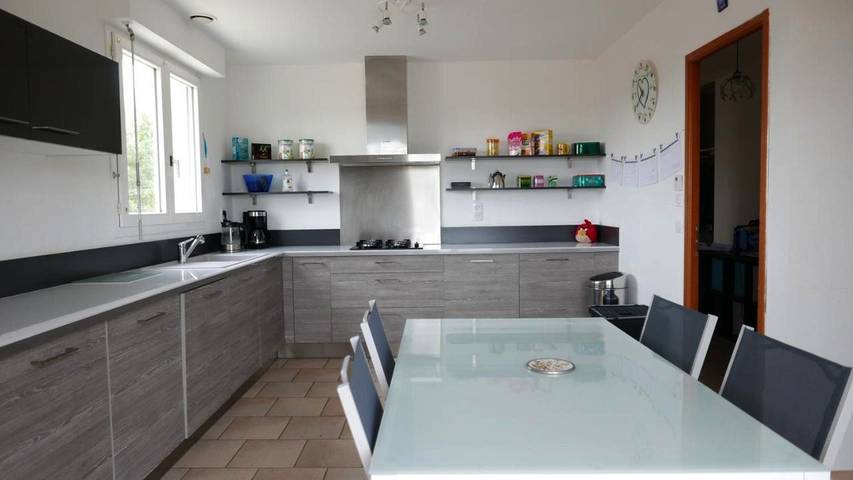 Location de vacances pour 6 personnes, avec Balcon et Terrasse ainsi que Jardin et Piscine à Ruelle-sur-Touvre - 2