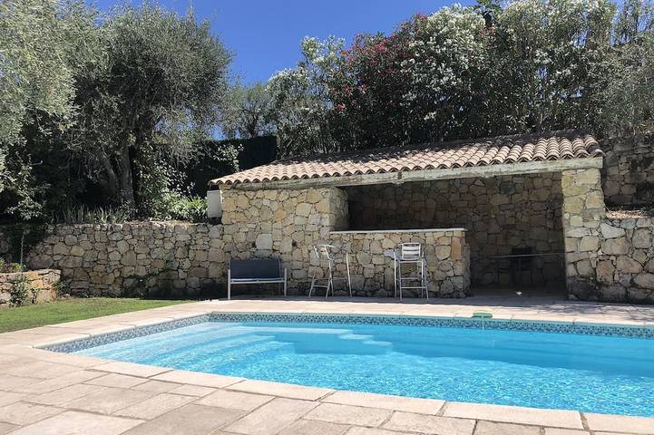 Location de vacances pour 7 personnes, avec jardin et terrasse à Le Rouret - 4