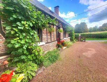 Gîte pour 4 personnes, avec vue ainsi que terrasse et jardin, animaux acceptés à Parfondeval