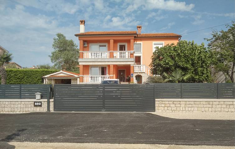 Ganze Ferienwohnung, Gemütliche Ferienwohnung mit Terrasse, WLAN und Parkplatz in der Nähe der Sehenswürdigkeiten von Labin in Vinez, Ostküste Istrien