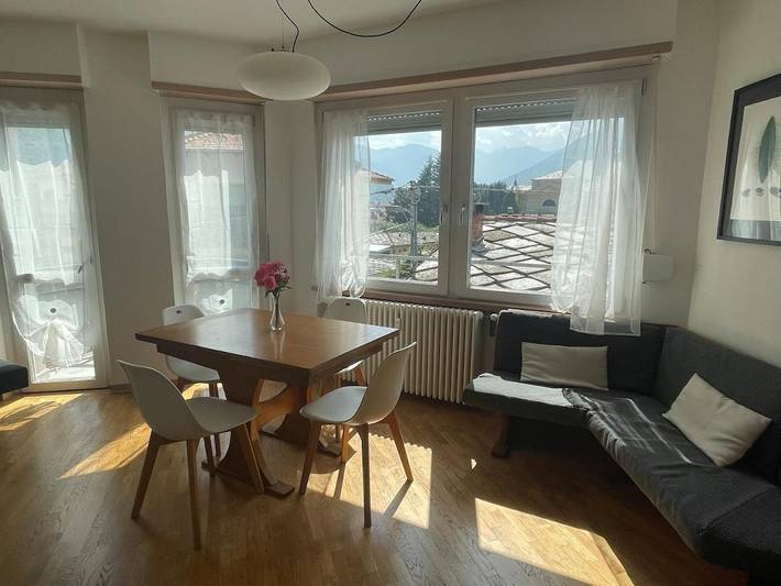 Gîte pour 5 personnes, avec balcon ainsi que jardin et vue à Torre Pellice
