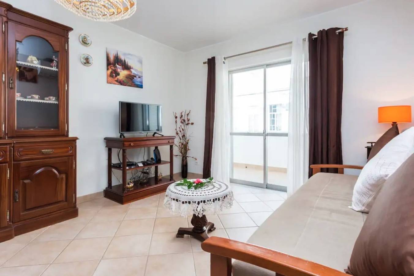 Geheel appartement, Appartement 'Férias Lagos' met balkon, Wifi en airconditioning in São Sebastião, São Gonçalo de Lagos