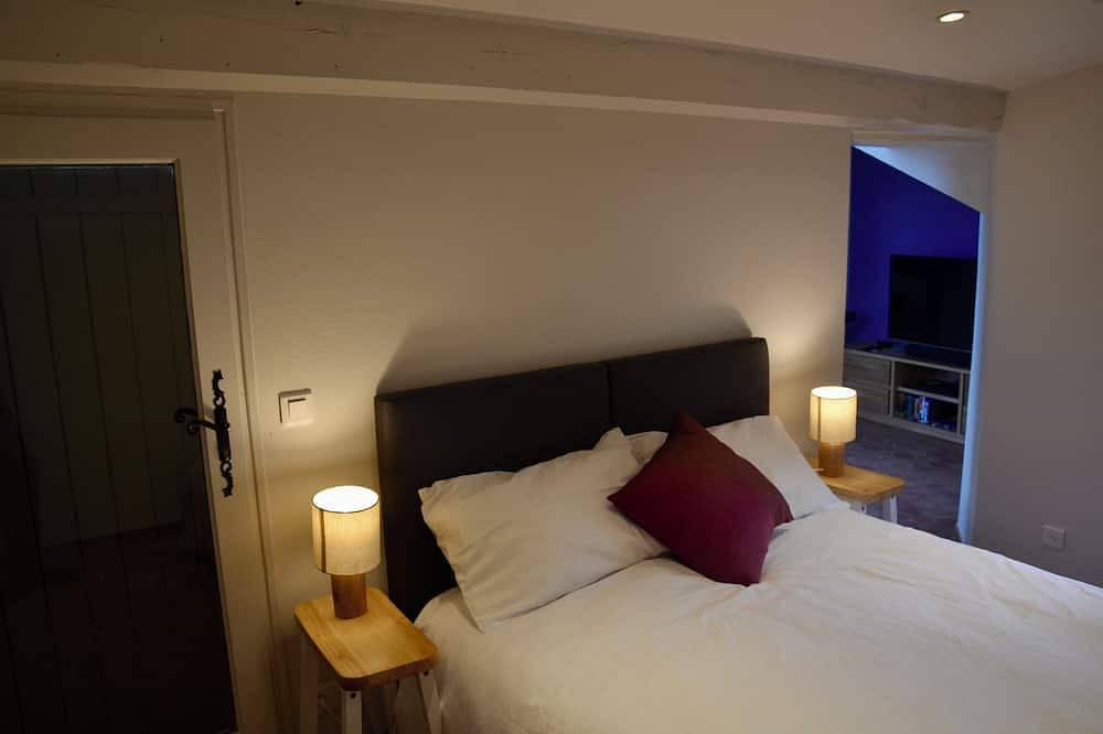 Ancienne maison dans un village perché in Viens, Regionaler Naturpark Luberon