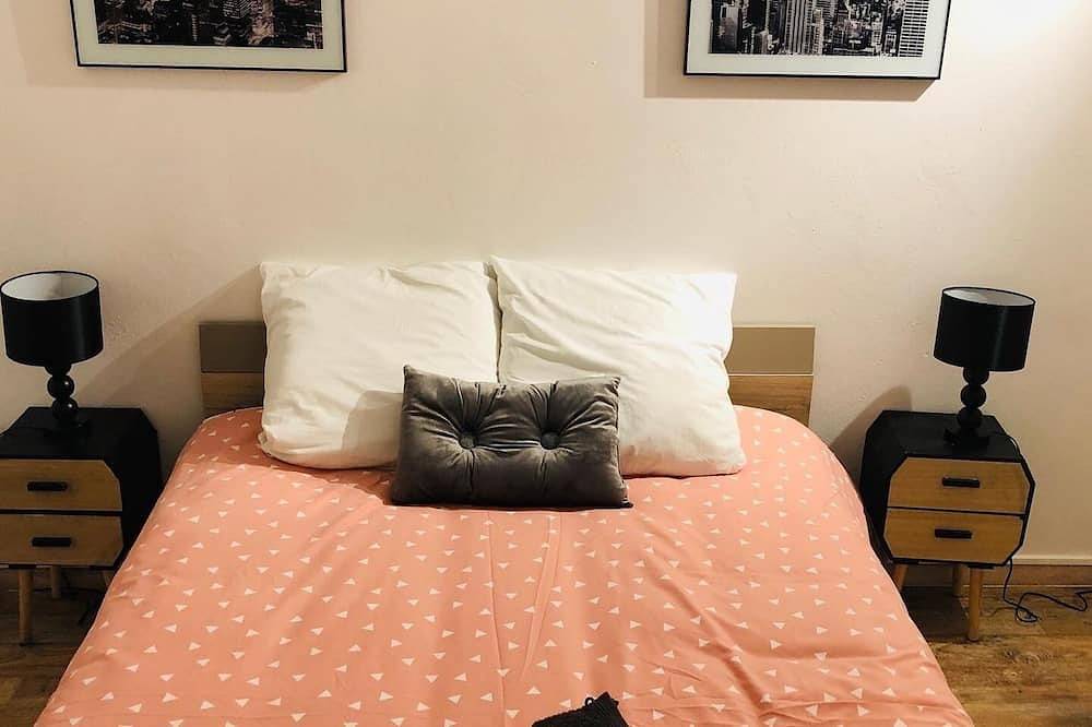 Apartamento entero, L'Appart'De-Gaulle * Park * Streetcar * Garden * Chek-In * 24/24 in Blagnac, Alto Garona