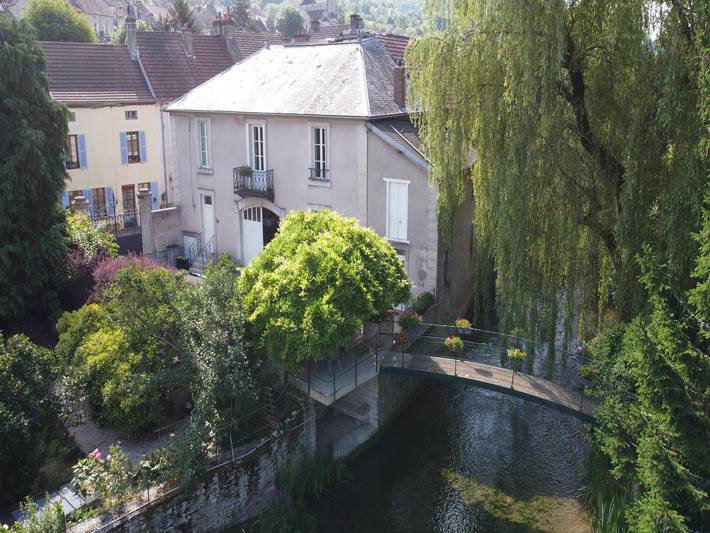 Location de vacances pour 5 personnes, avec Terrasse et Jardin à Écutigny