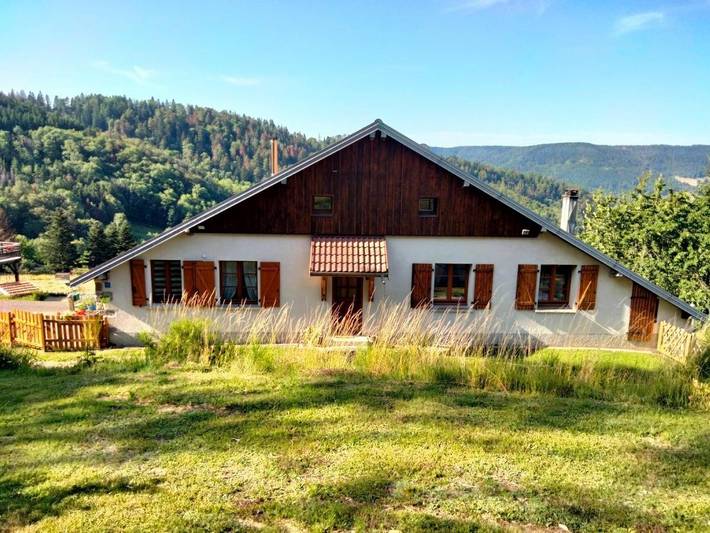Appartement de vacances pour 12 personnes, avec Terrasse ainsi que Jardin et Vue