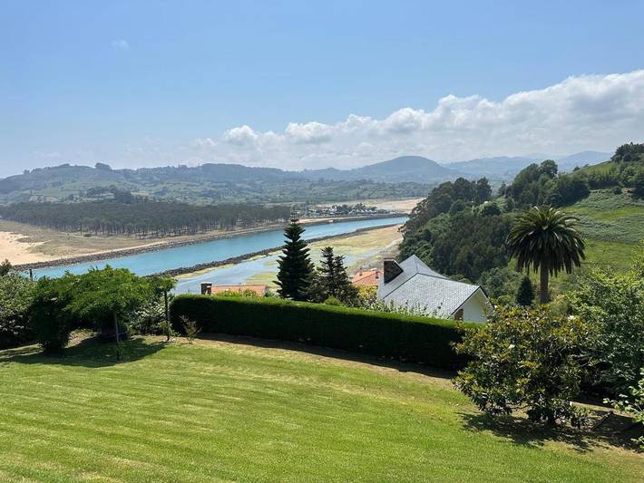 Casa rural para 12 personas, con vistas y piscina además de jardín y terraza, Se admiten mascotas en Comarca de la Sidra - 3