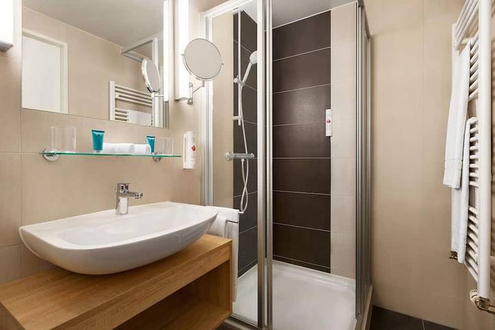 Hotel für 2 Personen, mit Garten in München - 3