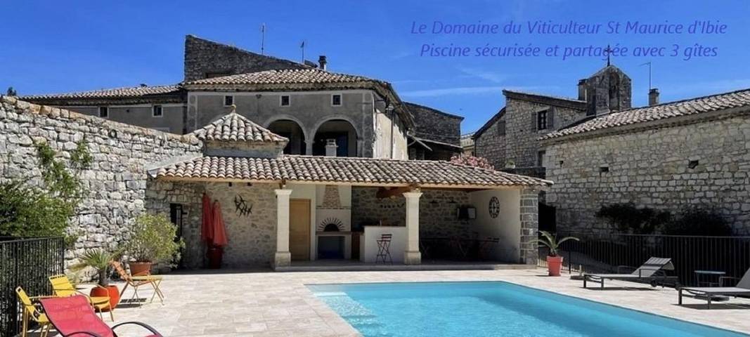 Location de vacances pour 6 personnes, avec vue ainsi que piscine et terrasse à Saint-Maurice-d'Ibie - 4